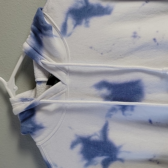 Wild Fable tie dye cropped hoodie sweatshirt - Picture 2 of 7